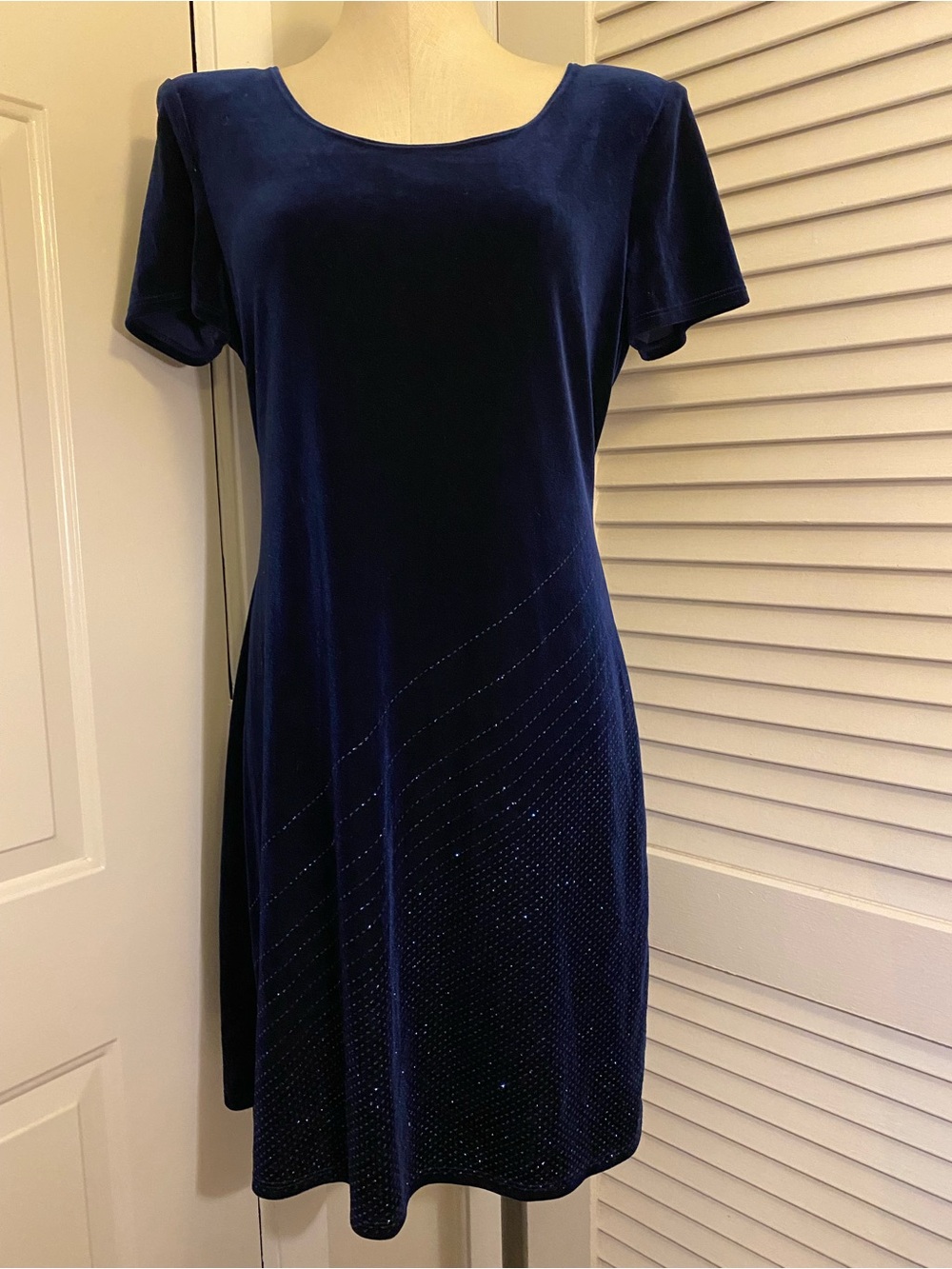 Vintage 1990’s CDC Navy Velvet Short Sleeve A-Line Dress w/ Sparkle- Size 10